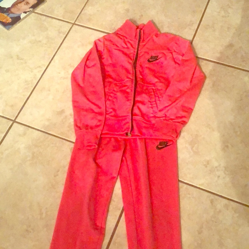 Nike girl tracksuit cute size 6